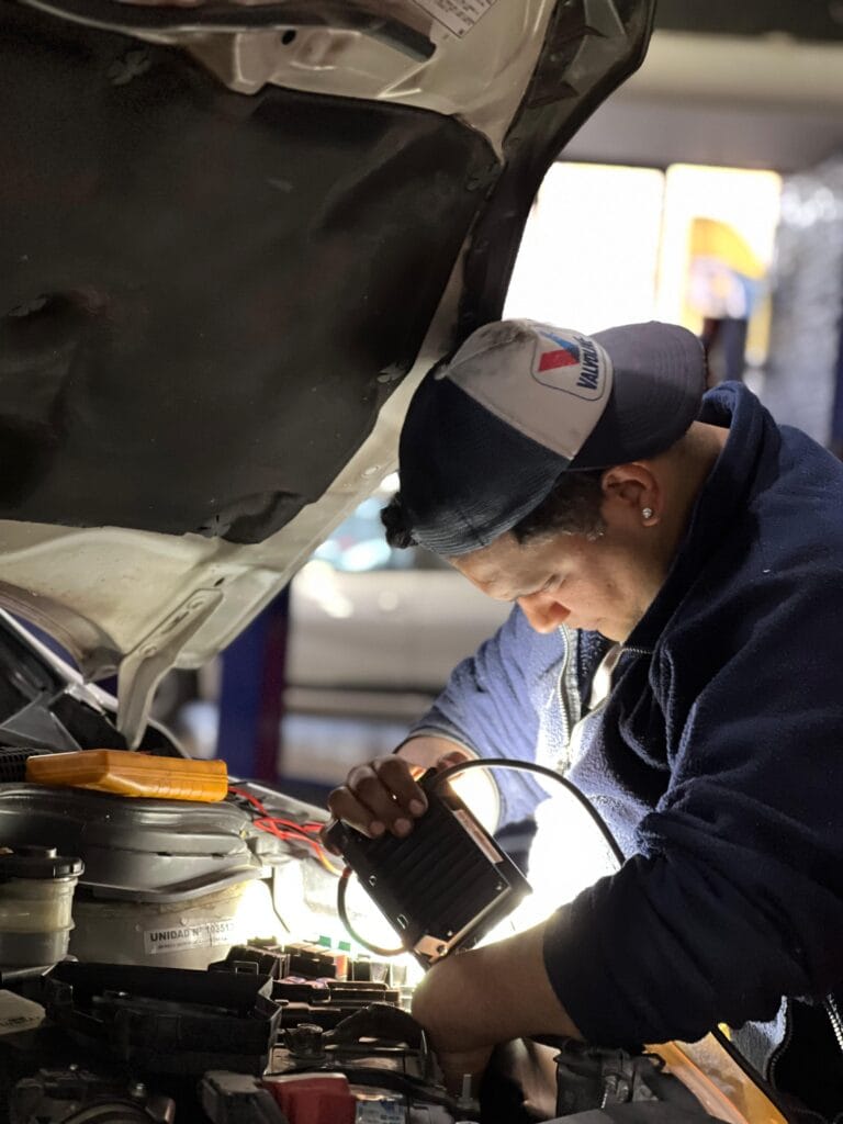 Cambio de aceite en Quicklube, lubricentro en Mendoza